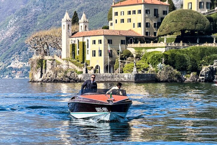 1H - 4H Tour Privado en Barco por el Lago de Como 6 pax