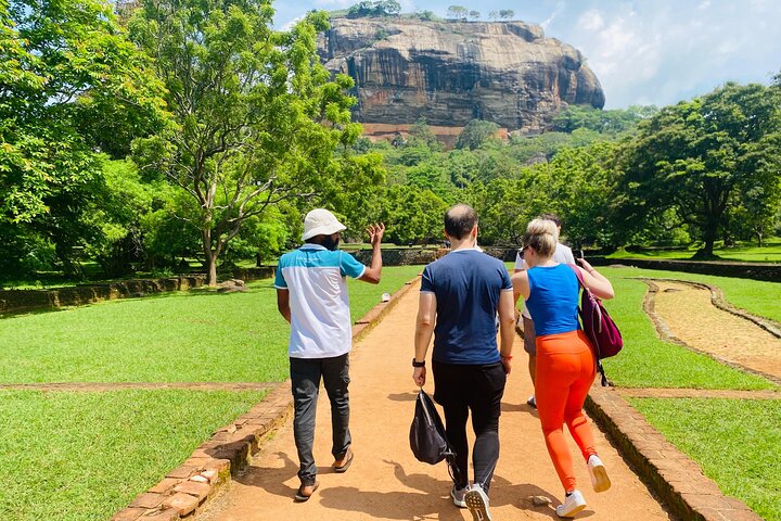 Destaques de 03 dias de Sigiriya, Kandy, Nuwara Eliya, Ella e Udawalawe