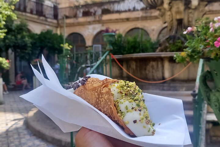 Taormina: Sizilianische Street Food & Wine Tour von Do Eat Better