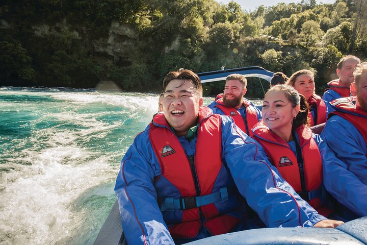Paseo en jet boat por las cataratas del Huka