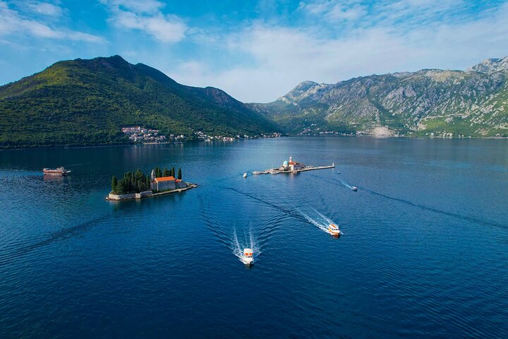 Topolino Guided City Tour by E Car Kotor Perast