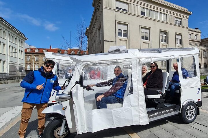 Descubra A Coruña: Passeio Privado de Tuk-Tuk de 1 Hora