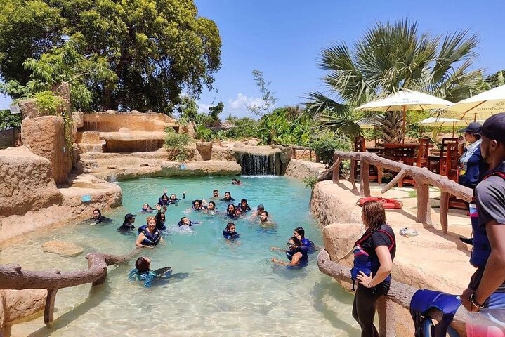 Aventura en Samaná: Cayo Levantado y Salto del Limón.