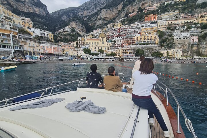 Positano & Amalfikusten Dagstur med båt i liten grupp från Sorrento