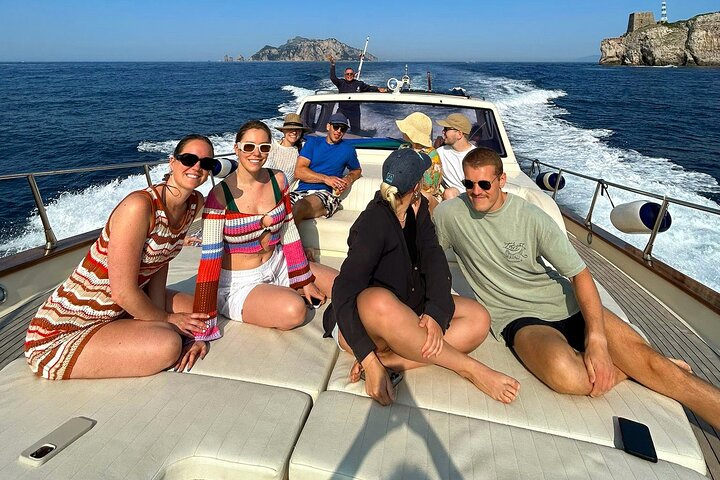 Positano & Amalfikusten Dagstur med båt i liten grupp från Sorrento