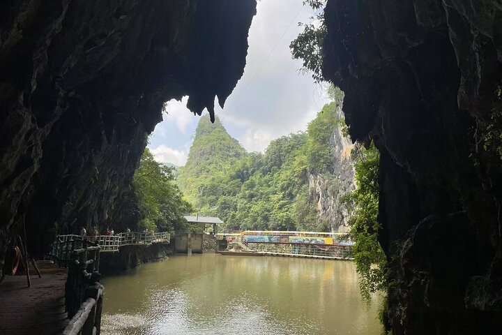Private Tagestour zum Gulong Canyon und Cave Fairland von Guangzhou