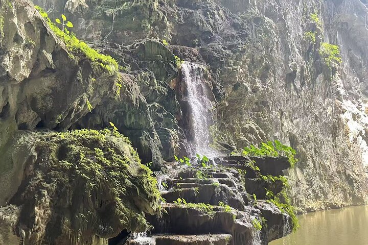 Private Tagestour zum Gulong Canyon und Cave Fairland von Guangzhou