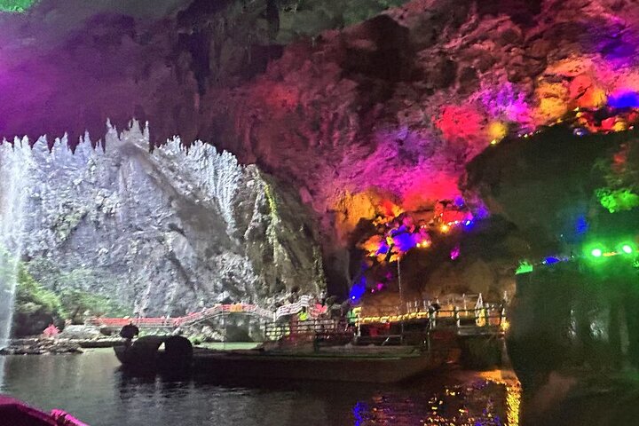 Private Tagestour zum Gulong Canyon und Cave Fairland von Guangzhou