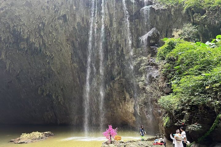 Private Tagestour zum Gulong Canyon und Cave Fairland von Guangzhou