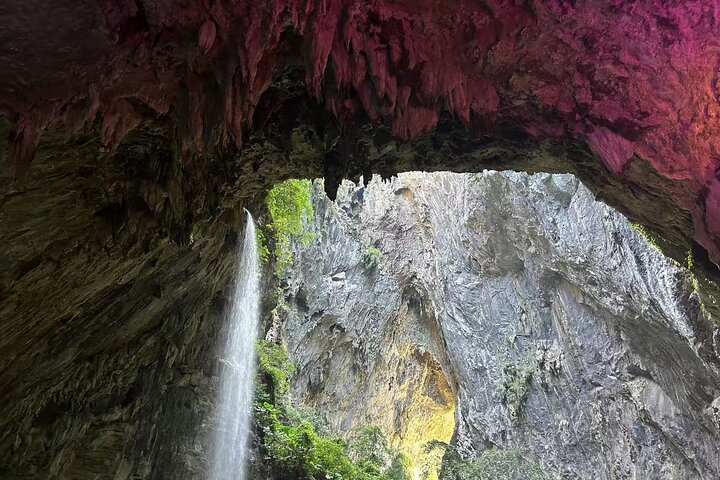 Private Tagestour zum Gulong Canyon und Cave Fairland von Guangzhou