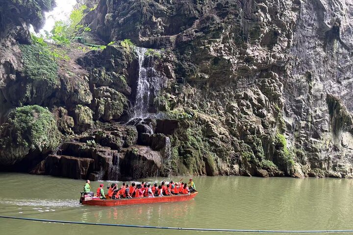 Private Tagestour zum Gulong Canyon und Cave Fairland von Guangzhou