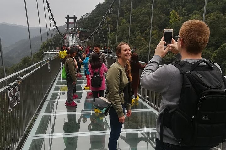 Gulong Gorge Skywalk Glazen Brug en Uitzicht op de Waterval Tour