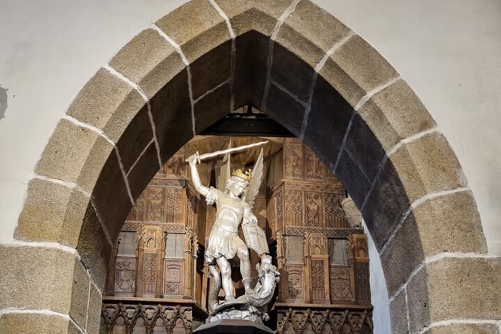 Een begeleide wandeltocht van 2 uur door het dorp Mont Saint Michel.