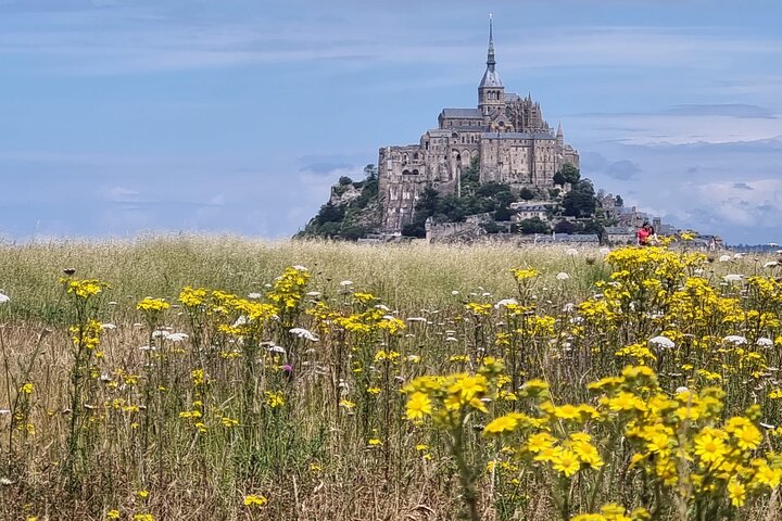 Een begeleide wandeltocht van 2 uur door het dorp Mont Saint Michel.