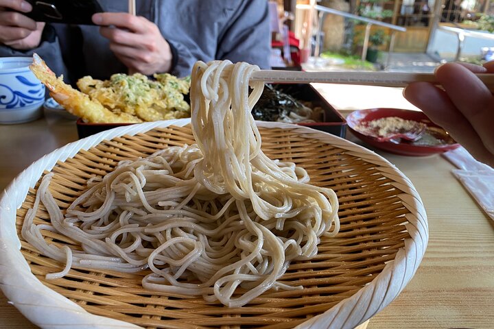 Privé Boeddhistische Tempel Ritueel & Soba Tour – Tokio bij Jindaiji