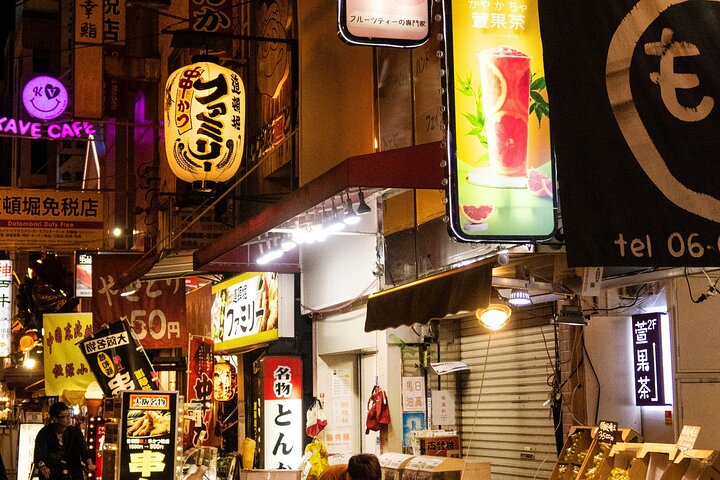 Tour privato delle attrazioni di Osaka con Guida e veicolo di lusso