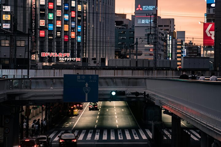 Tour privato delle attrazioni di Osaka con Guida e veicolo di lusso