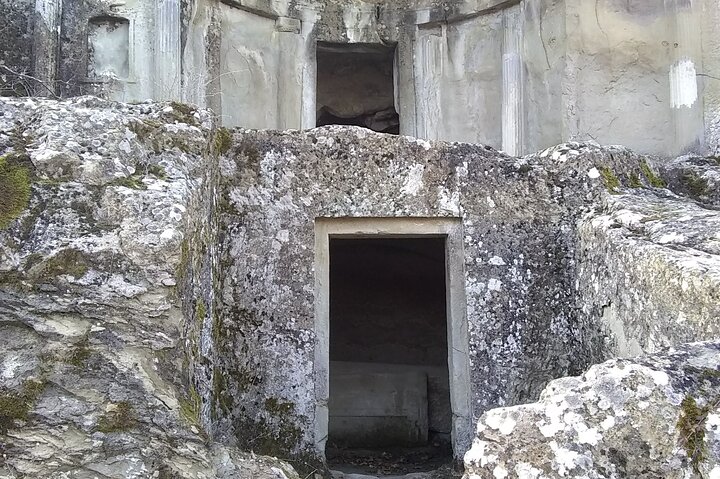 Tour del Patrimonio de la UNESCO: Antiguo Lin y Tumbas Reales de Selca