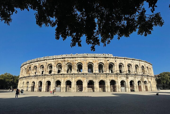 NIMES | Recorrido privado a pie de 2 horas por el centro histórico de Nimes