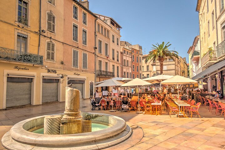 NIMES | Recorrido privado a pie de 2 horas por el centro histórico de Nimes
