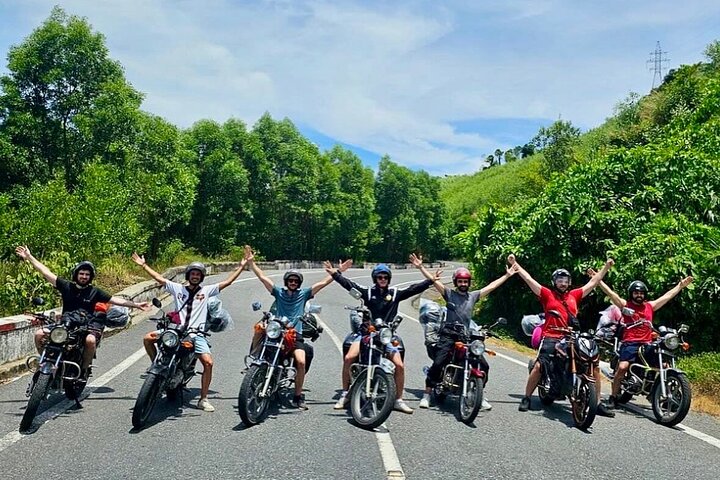 Easy Rider Motor Tour via Hai Van Pass vanuit DaNang/HoiAn/Hue