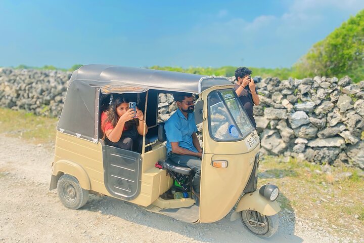 Excursão de dia inteiro em Delft e Nainativu Island Adventure from Jaffna