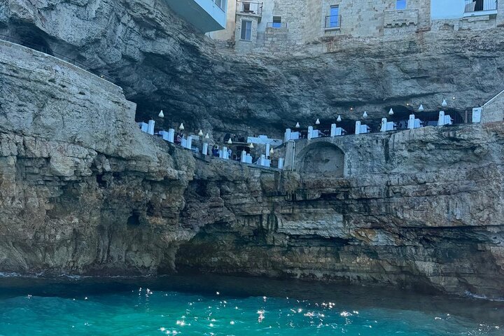 Bådtur fra Monopoli til Polignano-hulerne med aperitif