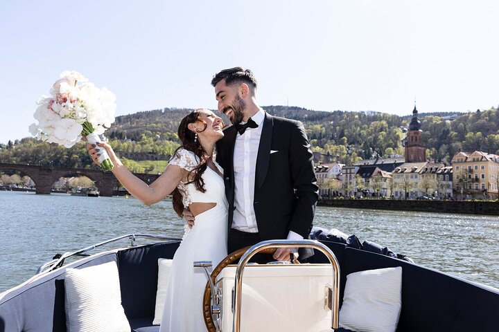 Bådtur Heidelberg privat båd med kaptajn 1,5 time op til 12 gæster