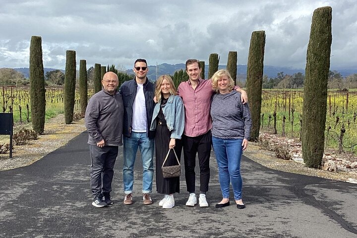 "Fabulous Private Wine Tour of Napa & Sonoma for 2 to 5 People"