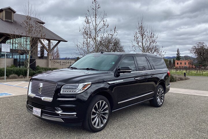 "Fabulous Private Wine Tour of Napa & Sonoma for 2 to 5 People"