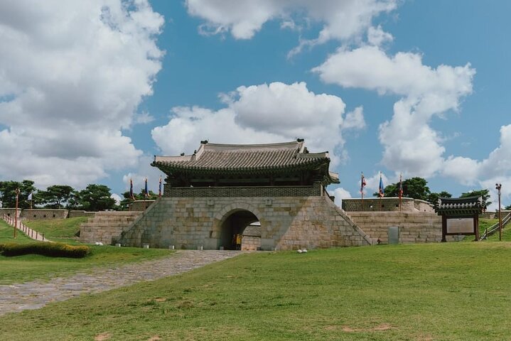 Hwaseong Fortress/Folk Village/Palace/Starfield Tour from Seoul