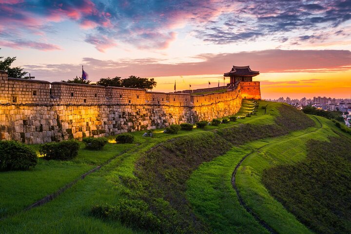 Hwaseong Fortress/Folk Village/Palace/Starfield Tour from Seoul