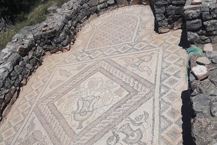 Tour del Patrimonio de la UNESCO: Antiguo Lin y Tumbas Reales de Selca