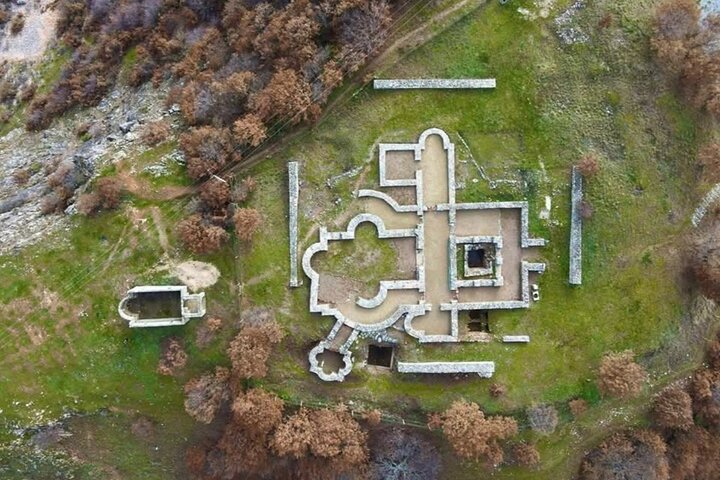 Tour del Patrimonio de la UNESCO: Antiguo Lin y Tumbas Reales de Selca