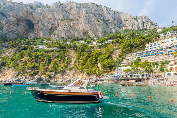 Desde Sorrento: Capri y Tour opcional en barco a la Gruta Azul