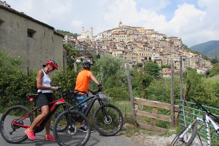 Visite en petit groupe en vélo électrique sur la Riviera Ligure avec déjeuner