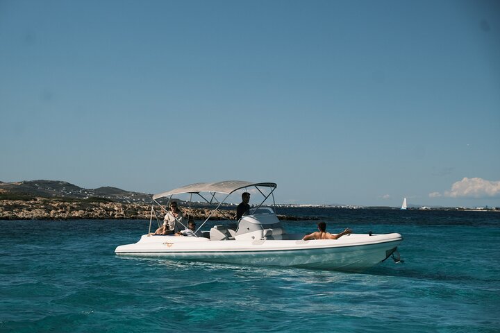 Tour privado en barco Paros, Antíparos y Laguna Azul - Medio día