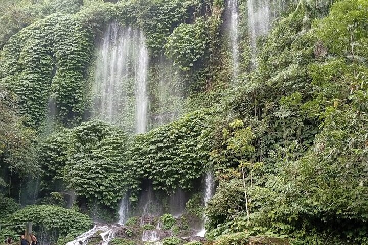 Benang Kelambu & Stokel Cascate e Handweaving Village Tour