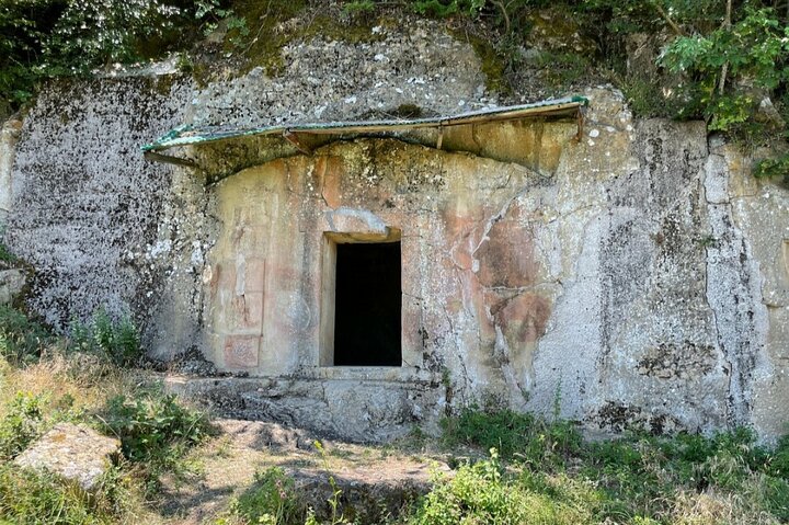 Tour del Patrimonio de la UNESCO: Antiguo Lin y Tumbas Reales de Selca