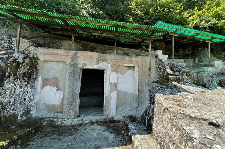 Tour del Patrimonio de la UNESCO: Antiguo Lin y Tumbas Reales de Selca