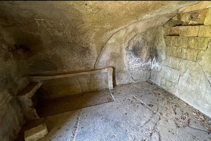 Tour del Patrimonio de la UNESCO: Antiguo Lin y Tumbas Reales de Selca