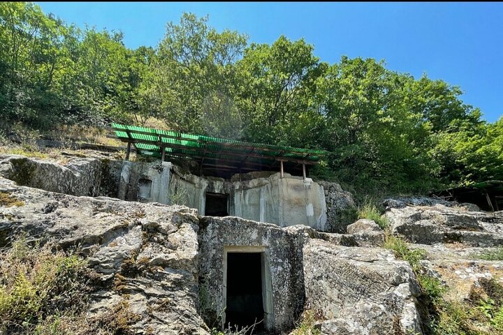 Tour del Patrimonio de la UNESCO: Antiguo Lin y Tumbas Reales de Selca