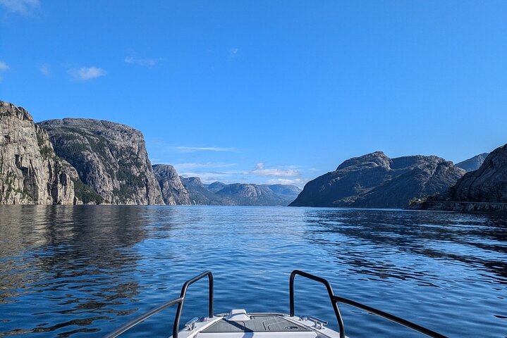 Restauranter i nærheden af Lysefjord Safari on Speedboat
