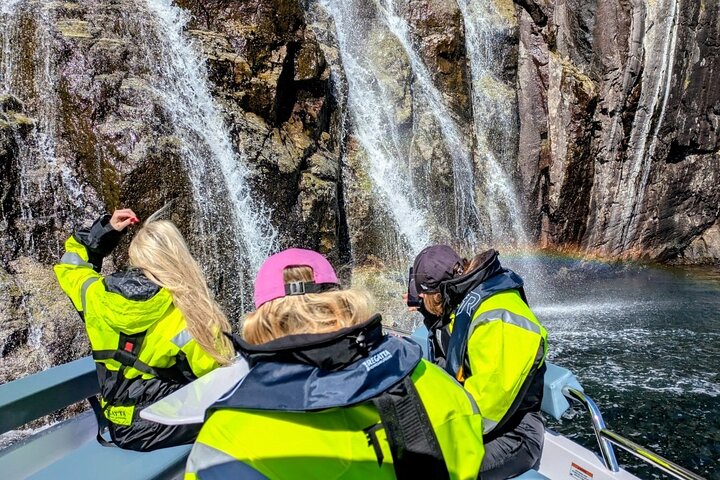 Restauranter i nærheden af Lysefjord Safari on Speedboat
