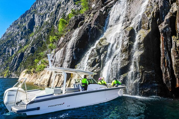 Restauranter i nærheden af Lysefjord Safari on Speedboat