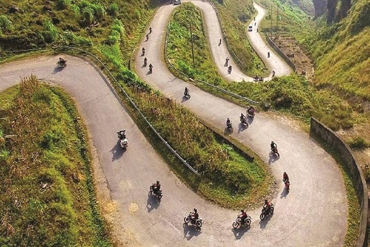 Scopri Ha Giang Loop Tour 3 Giorno 4 Notti con EASY-RIDER