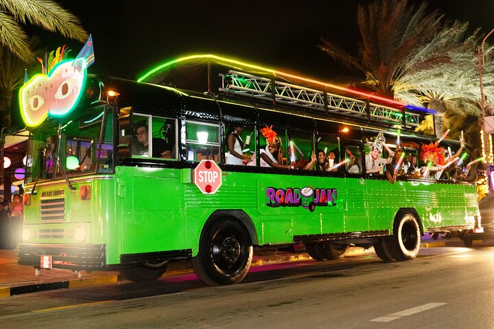 Bus de fête pour la vie nocturne à Aruba avec boissons illimitées et DJ