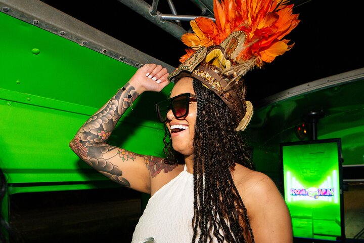 Bus de fête pour la vie nocturne à Aruba avec boissons illimitées et DJ