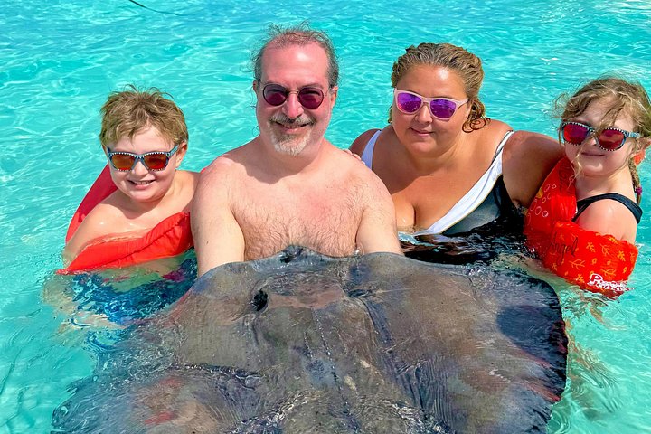 Fun Family 3 detiene la aventura StingrayCity