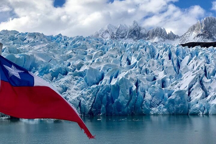 Croisière sur le glacier Grey avec prise en charge à Puerto Natales